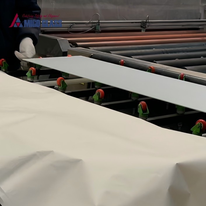 White Coated Tempered Glass manufacturer